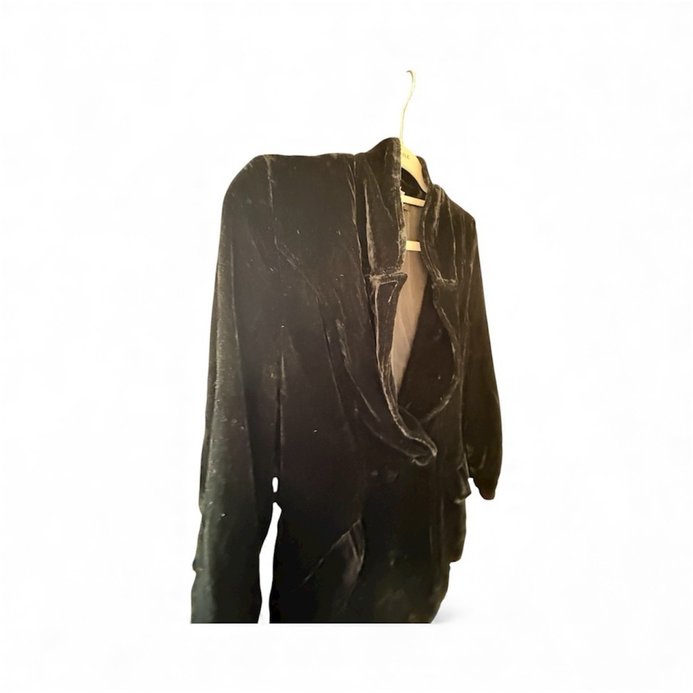 VELVET 🖤 HEART Elegant Luxe Black Velvet Blazer - Picture 6 of 13